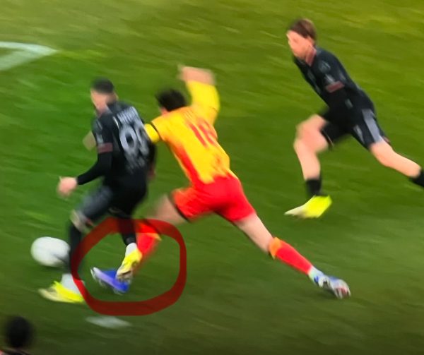 Fallo Gaby Jean su Sanabria, rigore negato in Lecce-Cremonese